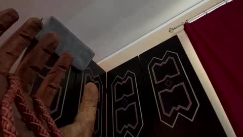 iamhereandnow online show from January 19, 1:37 pm