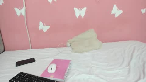 iamjes_1 online show from November 25, 2:11 am