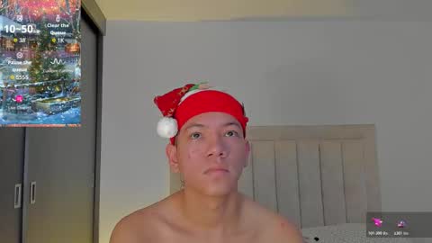 Snapshot of iamjulian_ chatting on December 17, 11:27 am Juliiiiian online show from December 17, 11:27 am