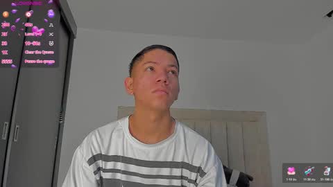 Snapshot of iamjulian_ chatting on February 10, 11:03 am Juliiiiian online show from February 10, 11:03 am