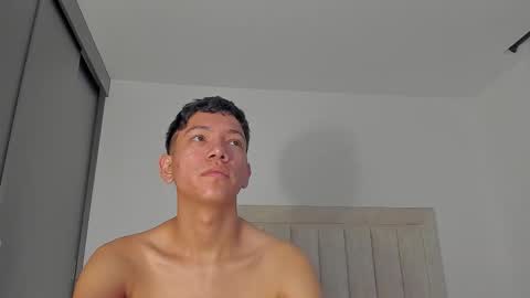 Juliiiiian online show from March 25, 11:05 am