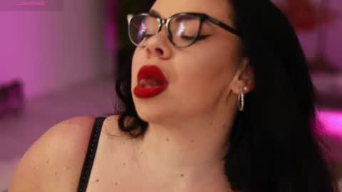 Lila online show from November 9, 4:27 pm