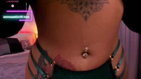 Snapshot of iammazeekiin30 chatting on December 14, 11:15 am Maze online show from December 14, 11:15 am