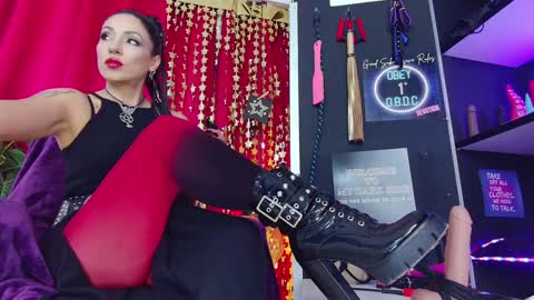 Snapshot of iammistressk chatting on December 13, 11:02 am Mistress K online show from December 13, 11:02 am