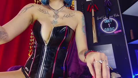 Snapshot of iammistressk chatting on December 14, 5:36 pm Mistress K online show from December 14, 5:36 pm