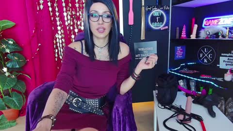 Snapshot of iammistressk chatting on January 24, 11:15 am Mistress K online show from January 24, 11:15 am