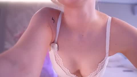 Nina  online show from June 28, 3:29 pm