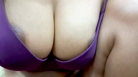 Snapshot of iamsomeone1234 chatting on February 2, 8:29 pm Iamnidhicam online show from February 2, 8:29 pm