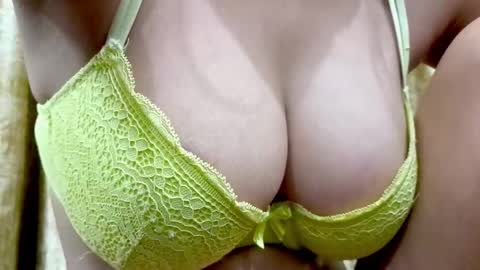 Snapshot of iamsomeone1234 chatting on February 4, 5:35 am Iamnidhicam online show from February 4, 5:35 am