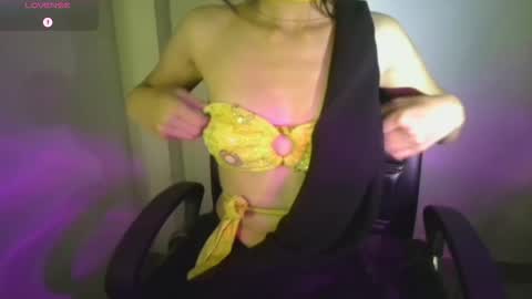 hainnahh online show from November 29, 6:33 pm