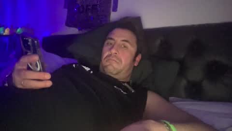 iamtheparty200 online show from December 17, 8:20 am