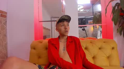 Snapshot of iamthiagox chatting on January 6, 1:19 pm Thiago online show from January 6, 1:19 pm