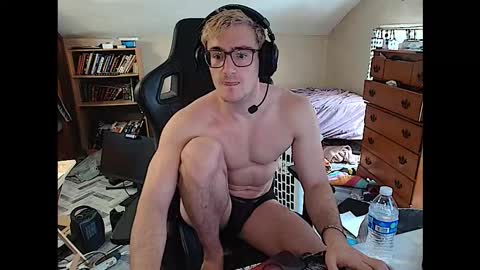 iamtommyparker online show from December 4, 3:21 pm