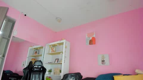 IAN CASTILLO online show from November 11, 11:10 am