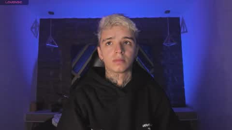 IAN CASTILLO online show from February 17, 11:18 am