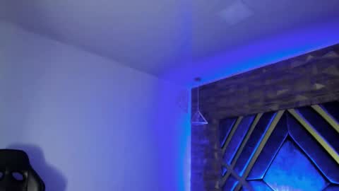 IAN CASTILLO online show from March 23, 11:14 am