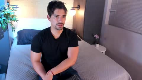 Ian Davis online show from September 28, 11:37 am