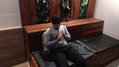 Ian Davis online show from October 13, 11:43 am