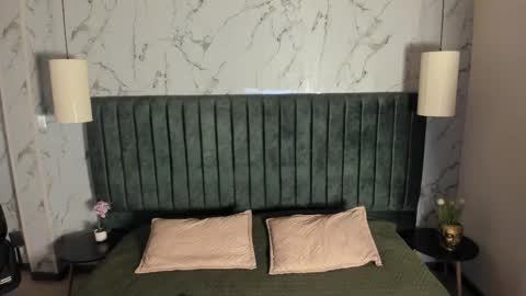 Ian Davis online show from October 19, 11:55 am