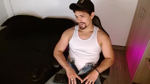 Ian Davis online show from November 18, 4:11 pm