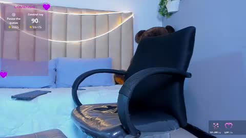 Snapshot of ian_diamond chatting on July 14, 2:05 am Iam online show from July 14, 2:05 am