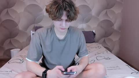 Ian Flor online show from March 22, 4:10 pm