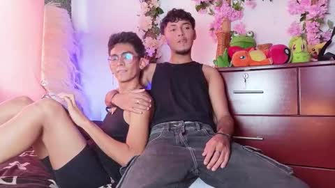 Snapshot of ian_hunter01 chatting on February 18, 1:51 pm IAN HUNTER online show from February 18, 1:51 pm