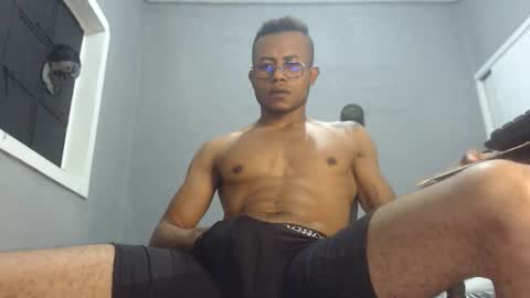 ian_tuner online show from December 5, 10:12 pm