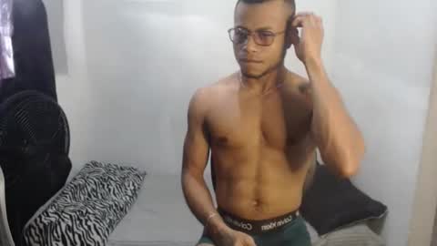 ian_tuner online show from December 4, 7:33 pm