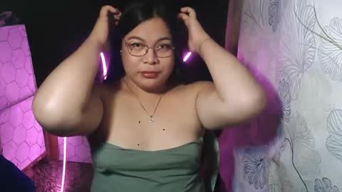 Snapshot of iana_whorexxx chatting on March 6, 9:06 am iana online show from March 6, 9:06 am