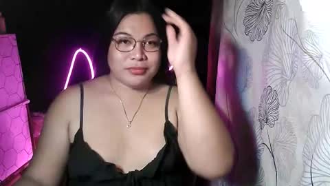 Snapshot of iana_whorexxx chatting on April 13, 11:37 am iana online show from April 13, 11:37 am