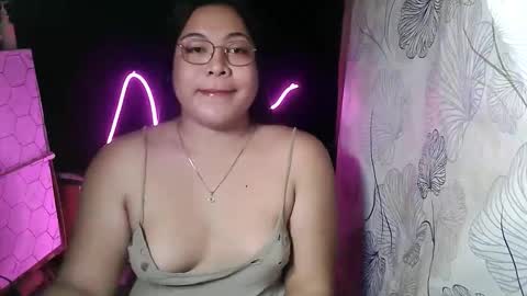 Snapshot of iana_whorexxx chatting on April 14, 12:27 am iana online show from April 14, 12:27 am