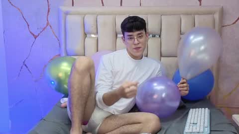 Ian  online show from March 27, 9:14 pm