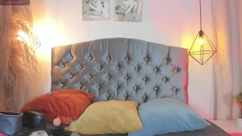 ian  online show from October 18, 3:31 am