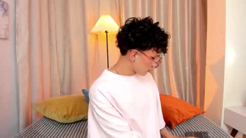 ian  online show from February 24, 3:48 am