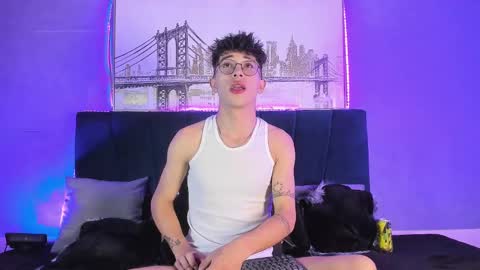 Snapshot of ianwayne_ chatting on December 9, 1:40 am Andrew online show from December 9, 1:40 am