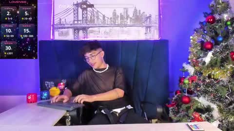 Snapshot of ianwayne_ chatting on December 13, 8:51 am Andrew online show from December 13, 8:51 am