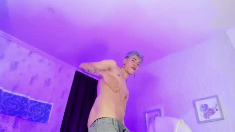 Snapshot of ianwayne_ chatting on February 25, 9:35 pm Andrew online show from February 25, 9:35 pm