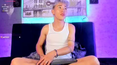 Snapshot of ianwayne_ chatting on February 27, 8:39 am Andrew online show from February 27, 8:39 am