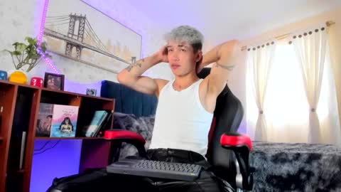 Snapshot of ianwayne_ chatting on March 8, 7:20 pm Andrew online show from March 8, 7:20 pm