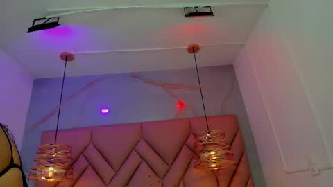 ibbie_ online show from February 16, 12:01 pm