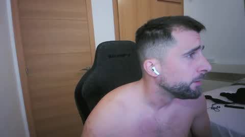 iberian_macho online show from October 27, 1:59 pm
