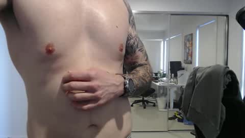 Snapshot of ic987 chatting on October 3, 8:06 pm ic987 online show from October 3, 8:06 pm