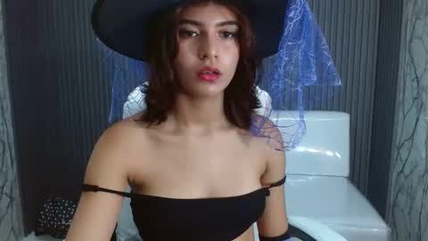 ice_199 online show from October 31, 9:05 pm