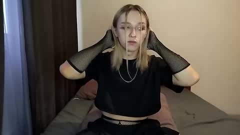 Jade online show from November 28, 11:46 am