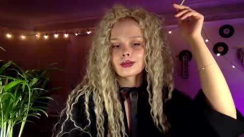 Nina online show from January 8, 11:51 pm