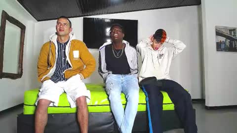 THOMAS AND DAMIAND online show from November 8, 12:16 pm