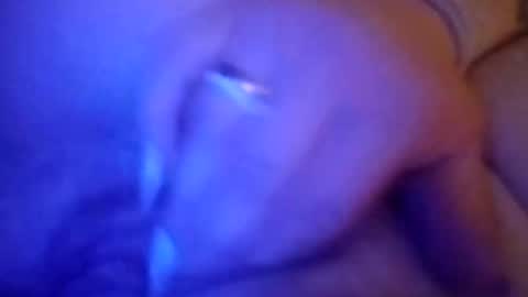 Snapshot of icewideawake00 chatting on November 9, 12:25 pm icewideawake00 online show from November 9, 12:25 pm