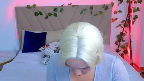 Snapshot of icexoxo chatting on June 11, 12:43 am Ice online show from June 11, 12:43 am