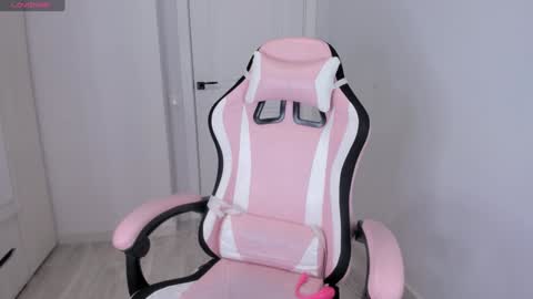 Hitomi   online show from February 3, 4:41 pm